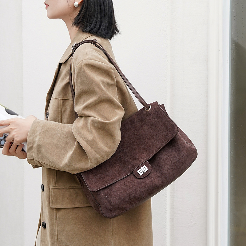 Bolsa de Ombro em Couro Suede  - Leather Work Handbags avaliação e preço